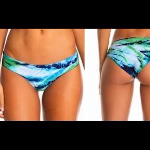 ISO: Maaji Kaleidoscope sublime bottom